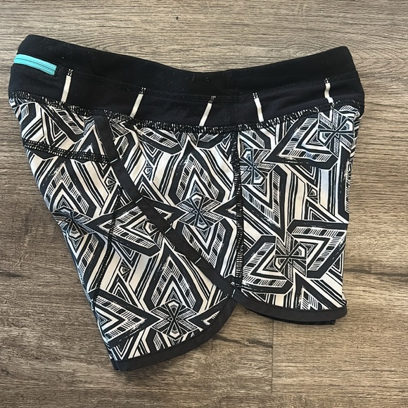 Ivivva by Lululemon girls shorts size 8 - Picture 6 of 6